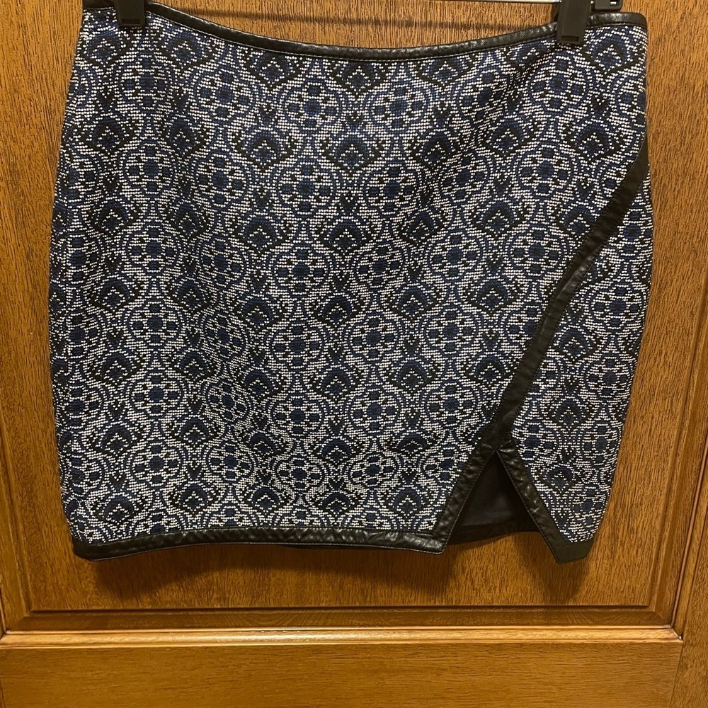 Express Black and Blue Textured‎ Skirt